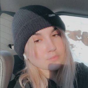 Meet your Posher, Justine